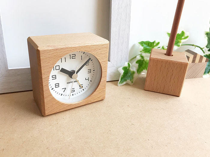 郡上八幡で観光体験のカトモクのお店を運営する加藤木工が作る日本製セイコー電波壁掛け時計