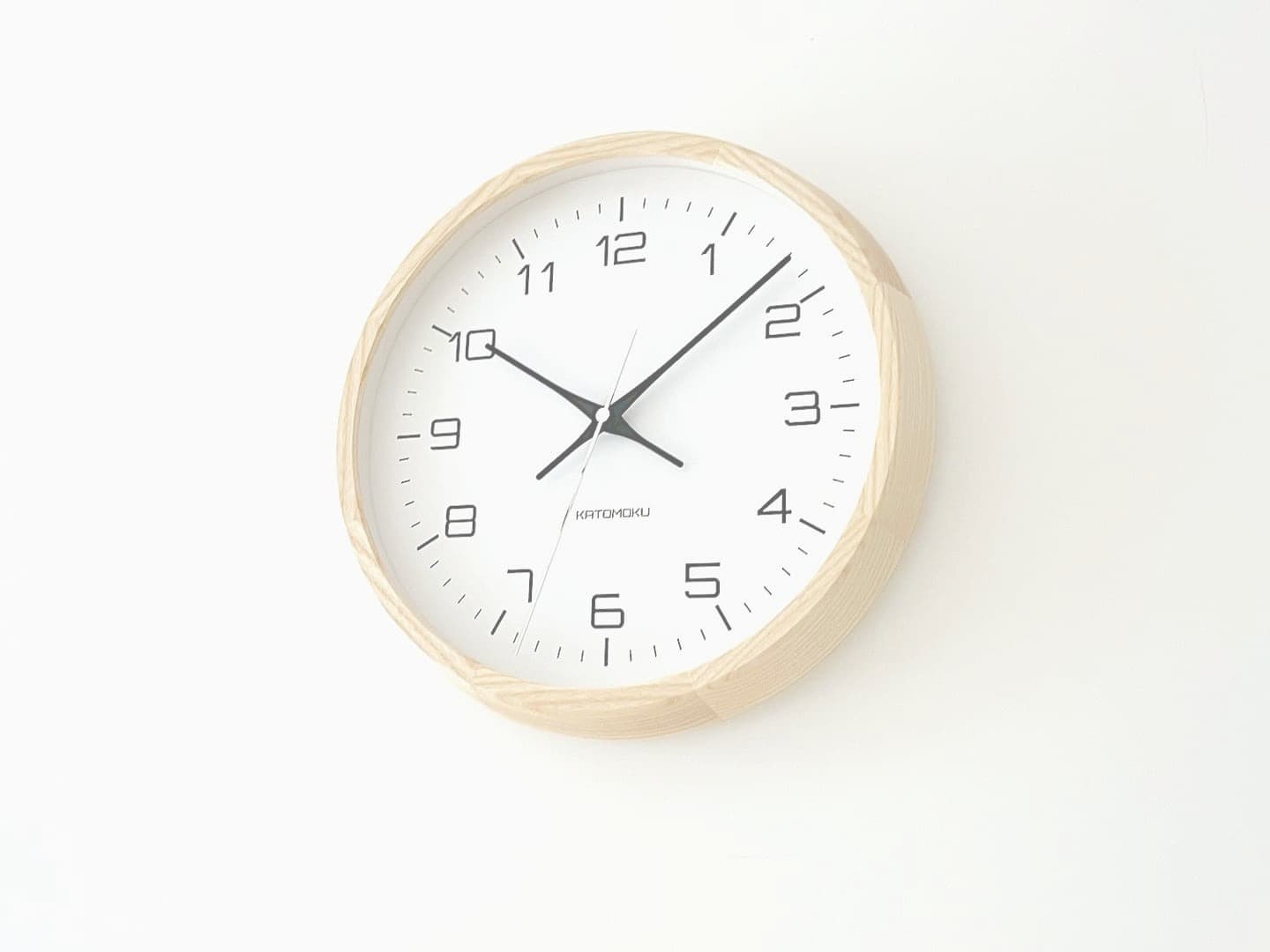 時計 掛け時計 壁掛け時計 電波時計 木の時計 国産 日本 岐阜県 郡上八幡 インテリア 雑貨 丁寧な暮らし 北欧 シンプル オシャレ 静音 静か 自動受信 時刻修正 木工屋 無垢 目盛り
