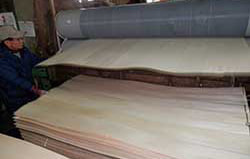 郡上八幡で観光体験のカトモクのお店を運営する加藤木工が作る日本製セイコー電波壁掛け時計