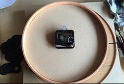 郡上八幡で観光体験のカトモクのお店を運営する加藤木工が作る日本製セイコー電波壁掛け時計