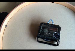 郡上八幡で観光体験のカトモクのお店を運営する加藤木工が作る日本製セイコー電波壁掛け時計