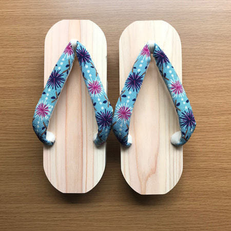 郡上踊りで有名な郡上八幡で観光体験のカトモクのお店を運営する加藤木工が作る日本製セイコー電波壁掛け時計