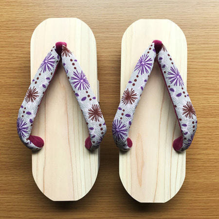 郡上踊りで有名な郡上八幡で観光体験のカトモクのお店を運営する加藤木工が作る日本製セイコー電波壁掛け時計