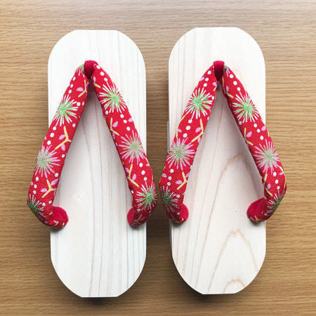 郡上踊りで有名な郡上八幡で観光体験のカトモクのお店を運営する加藤木工が作る日本製セイコー電波壁掛け時計