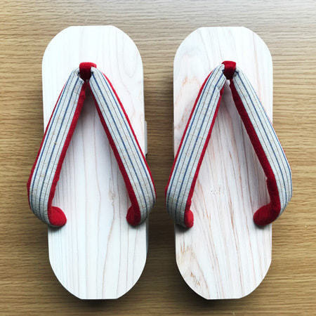 郡上踊りで有名な郡上八幡で観光体験のカトモクのお店を運営する加藤木工が作る日本製セイコー電波壁掛け時計