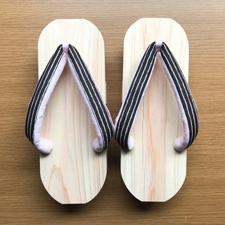 郡上踊りで有名な郡上八幡で観光体験のカトモクのお店を運営する加藤木工が作る日本製セイコー電波壁掛け時計