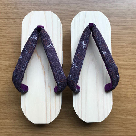 郡上踊りで有名な郡上八幡で観光体験のカトモクのお店を運営する加藤木工が作る日本製セイコー電波壁掛け時計