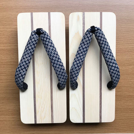 郡上踊りで有名な郡上八幡で観光体験のカトモクのお店を運営する加藤木工が作る日本製セイコー電波壁掛け時計