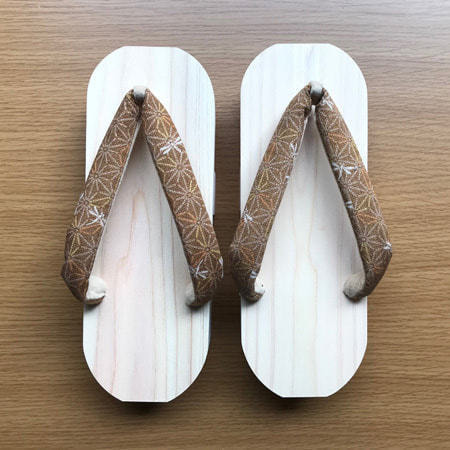 郡上踊りで有名な郡上八幡で観光体験のカトモクのお店を運営する加藤木工が作る日本製セイコー電波壁掛け時計