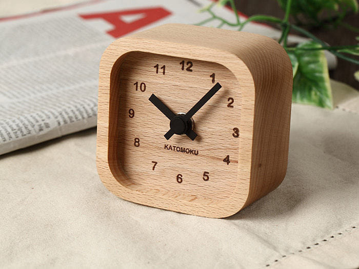 郡上踊りで有名な郡上八幡で観光体験のカトモクのお店を運営する加藤木工が作る日本製セイコー電波壁掛け時計