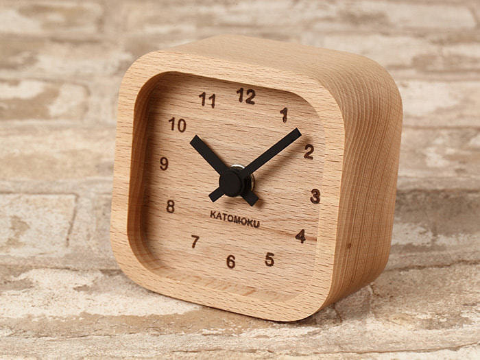 郡上踊りで有名な郡上八幡で観光体験のカトモクのお店を運営する加藤木工が作る日本製セイコー電波壁掛け時計