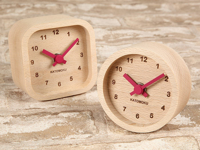郡上踊りで有名な郡上八幡で観光体験のカトモクのお店を運営する加藤木工が作る日本製セイコー電波壁掛け時計