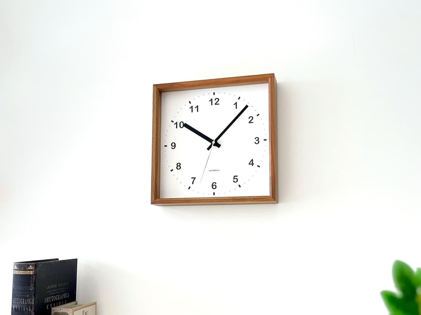 郡上踊りで有名な郡上八幡で観光体験のカトモクのお店を運営する加藤木工が作る日本製セイコー電波壁掛け時計