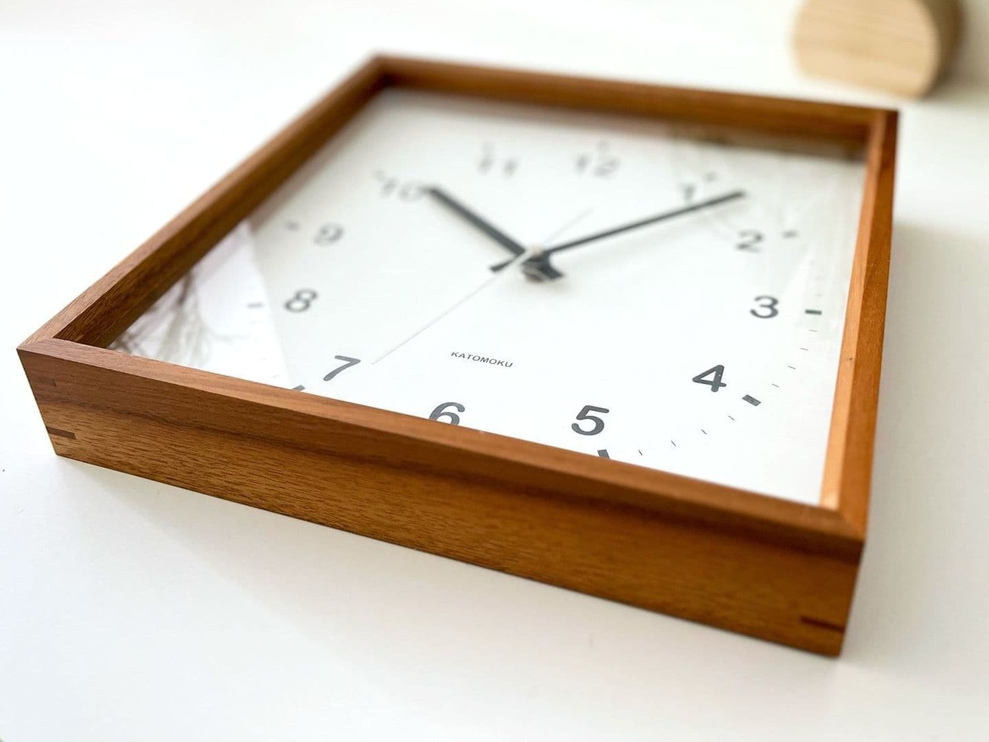 郡上踊りで有名な郡上八幡で観光体験のカトモクのお店を運営する加藤木工が作る日本製セイコー電波壁掛け時計
