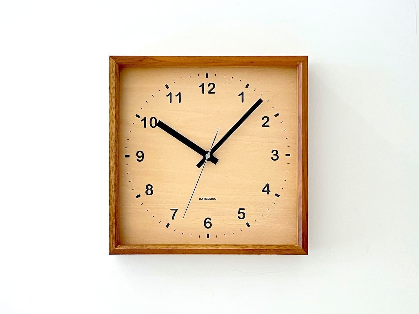 郡上踊りで有名な郡上八幡で観光体験のカトモクのお店を運営する加藤木工が作る日本製セイコー電波壁掛け時計