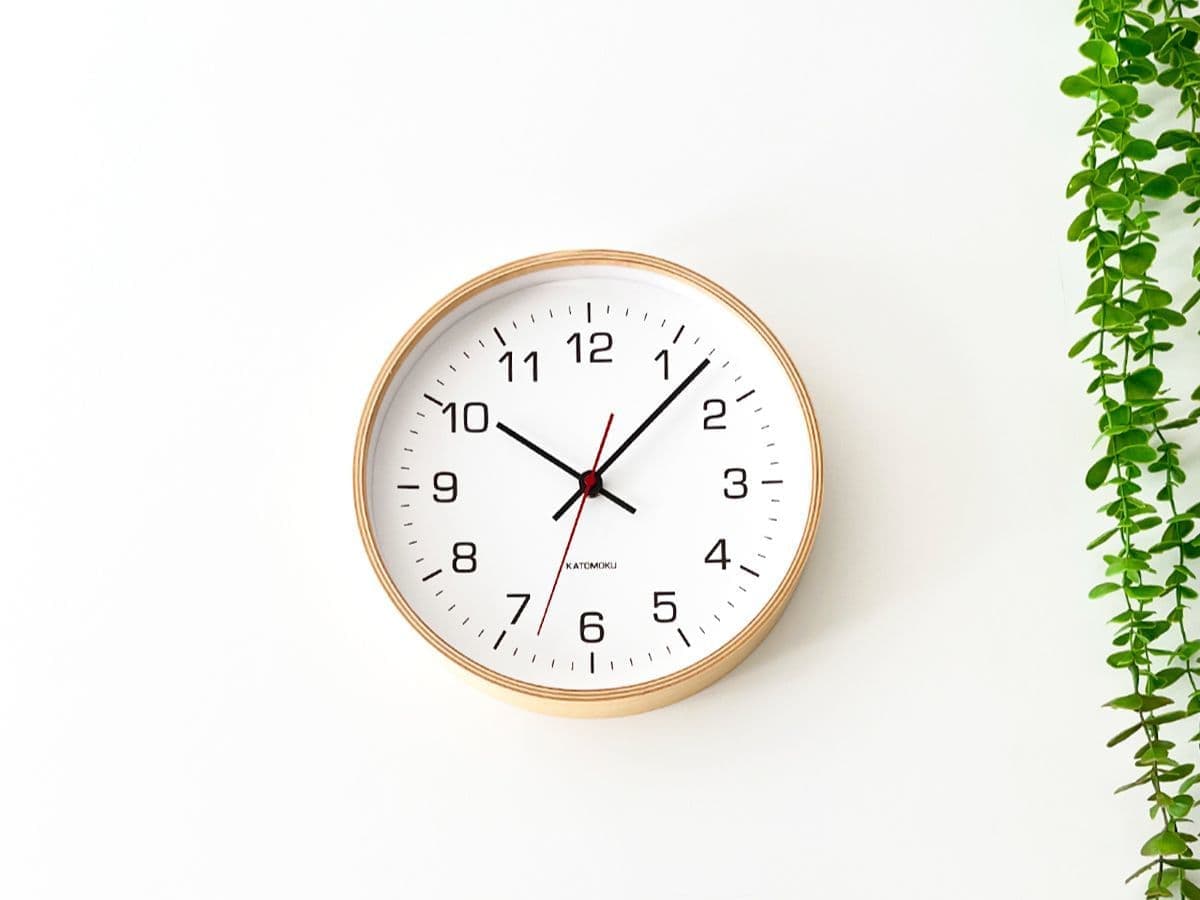 郡上踊りで有名な郡上八幡で観光体験のカトモクのお店を運営する加藤木工が作る日本製セイコー電波壁掛け時計