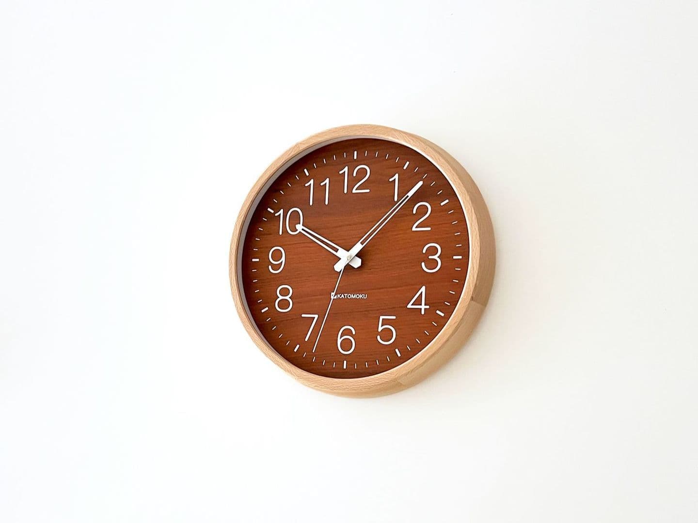 郡上踊りで有名な郡上八幡で観光体験のカトモクのお店を運営する加藤木工が作る日本製セイコー電波壁掛け時計