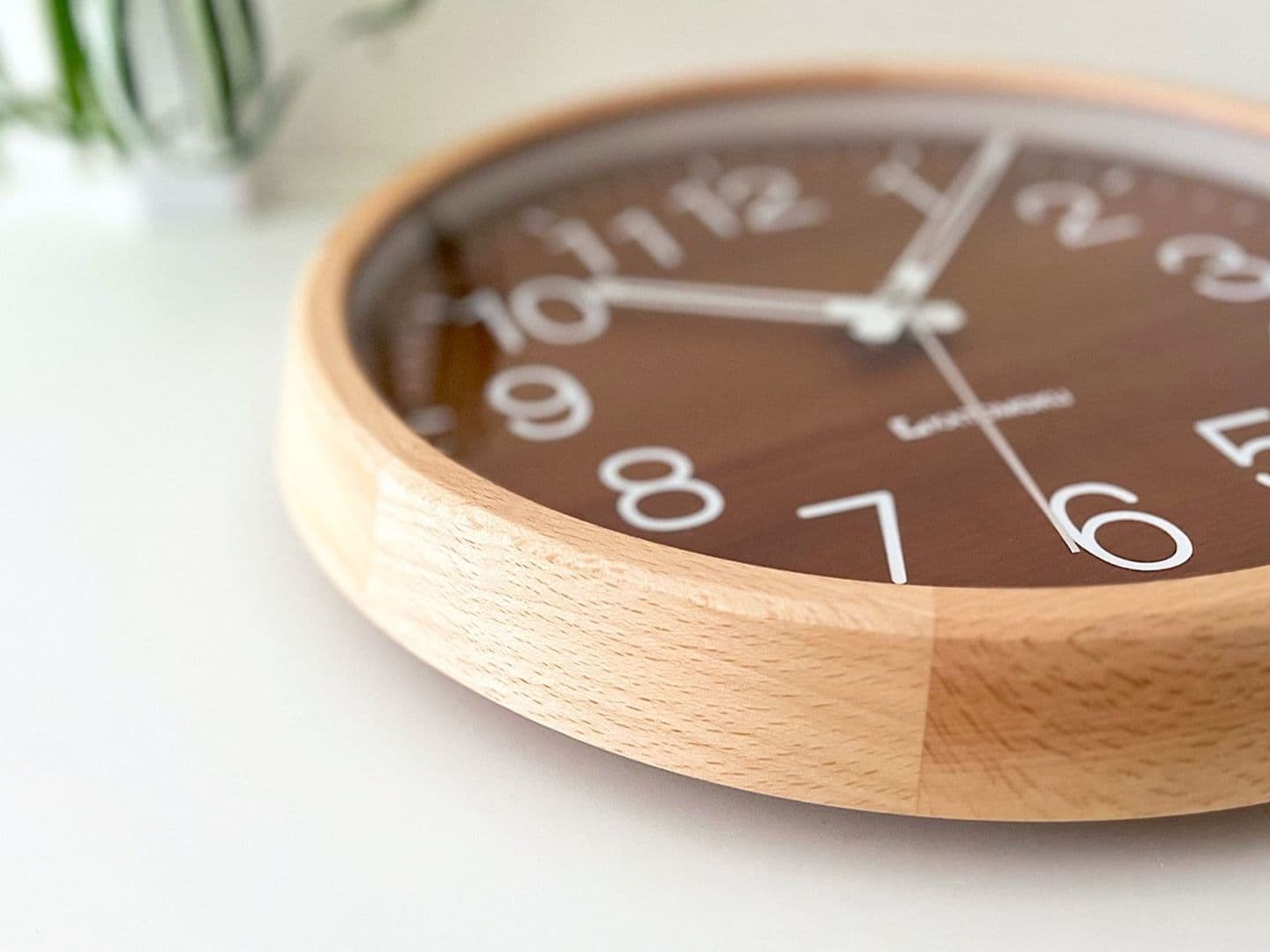 郡上踊りで有名な郡上八幡で観光体験のカトモクのお店を運営する加藤木工が作る日本製セイコー電波壁掛け時計