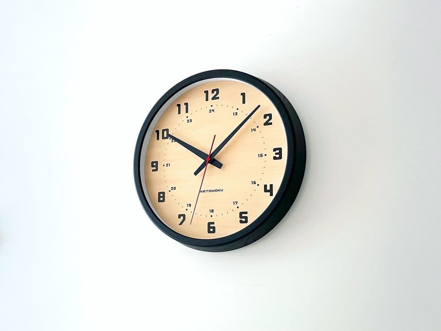 郡上踊りで有名な郡上八幡で観光体験のカトモクのお店を運営する加藤木工が作る日本製セイコー電波壁掛け時計