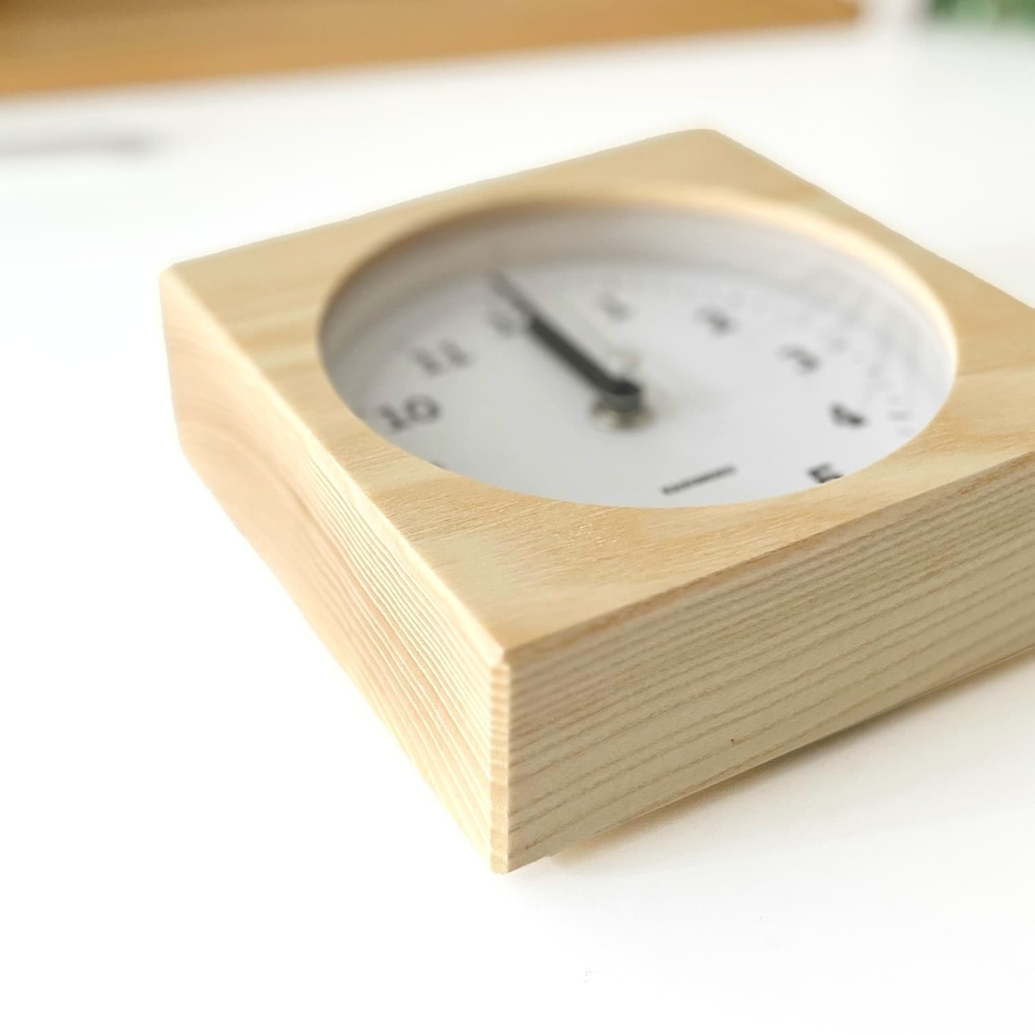 km-95_dual_use_clock_4