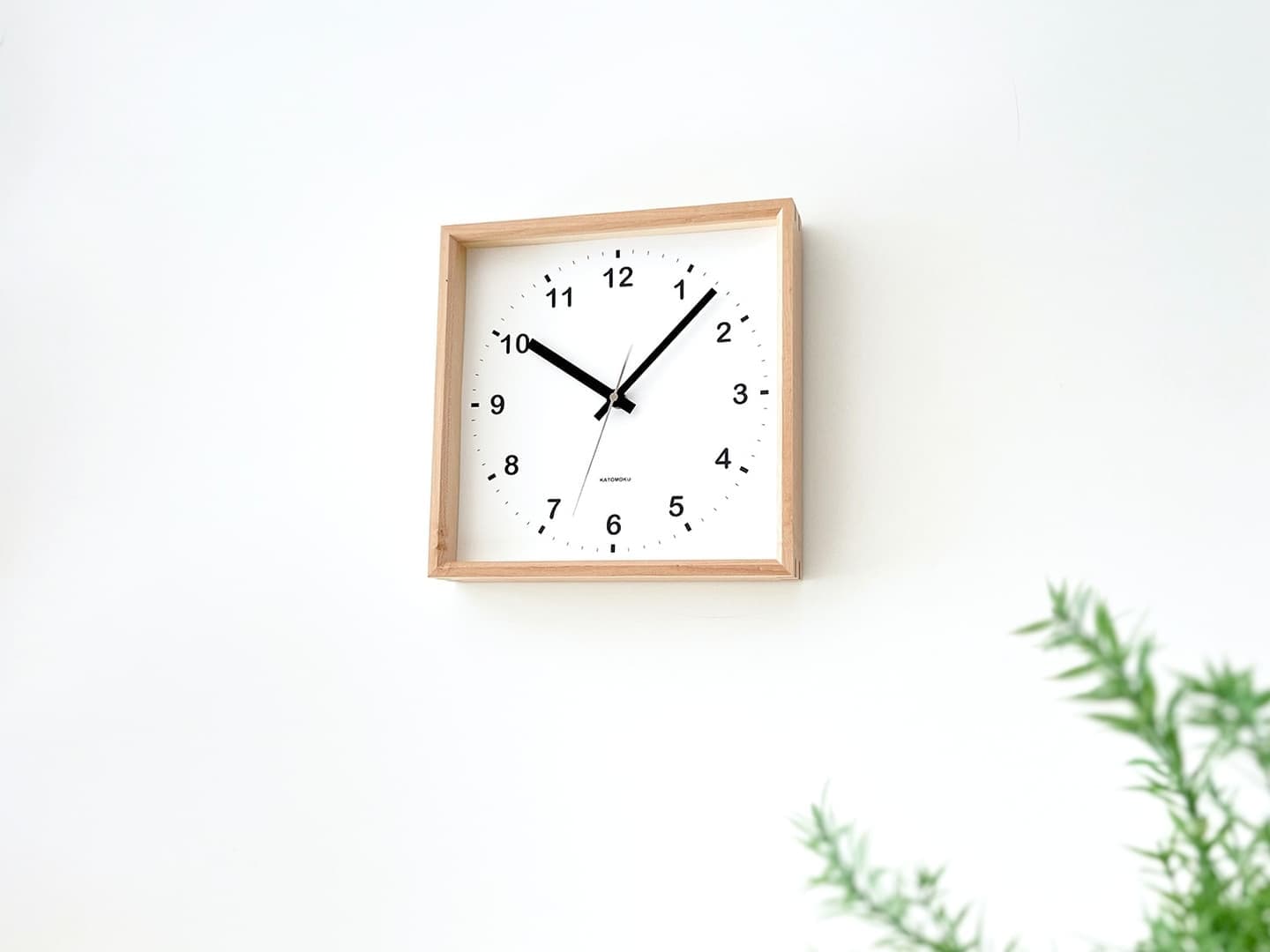 時計 掛け時計 壁掛け時計 木の時計 国産 日本 岐阜県 郡上八幡 インテリア 雑貨 丁寧な暮らし 北欧 シンプル オシャレ 静音 静か 木工屋  スクエアクロック 無垢 メープル