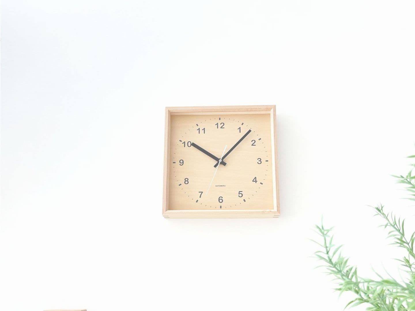 時計 掛け時計 壁掛け時計 木の時計 国産 日本 岐阜県 郡上八幡 インテリア 雑貨 丁寧な暮らし 北欧 シンプル オシャレ 静音 静か 木工屋  スクエアクロック 無垢 メープル