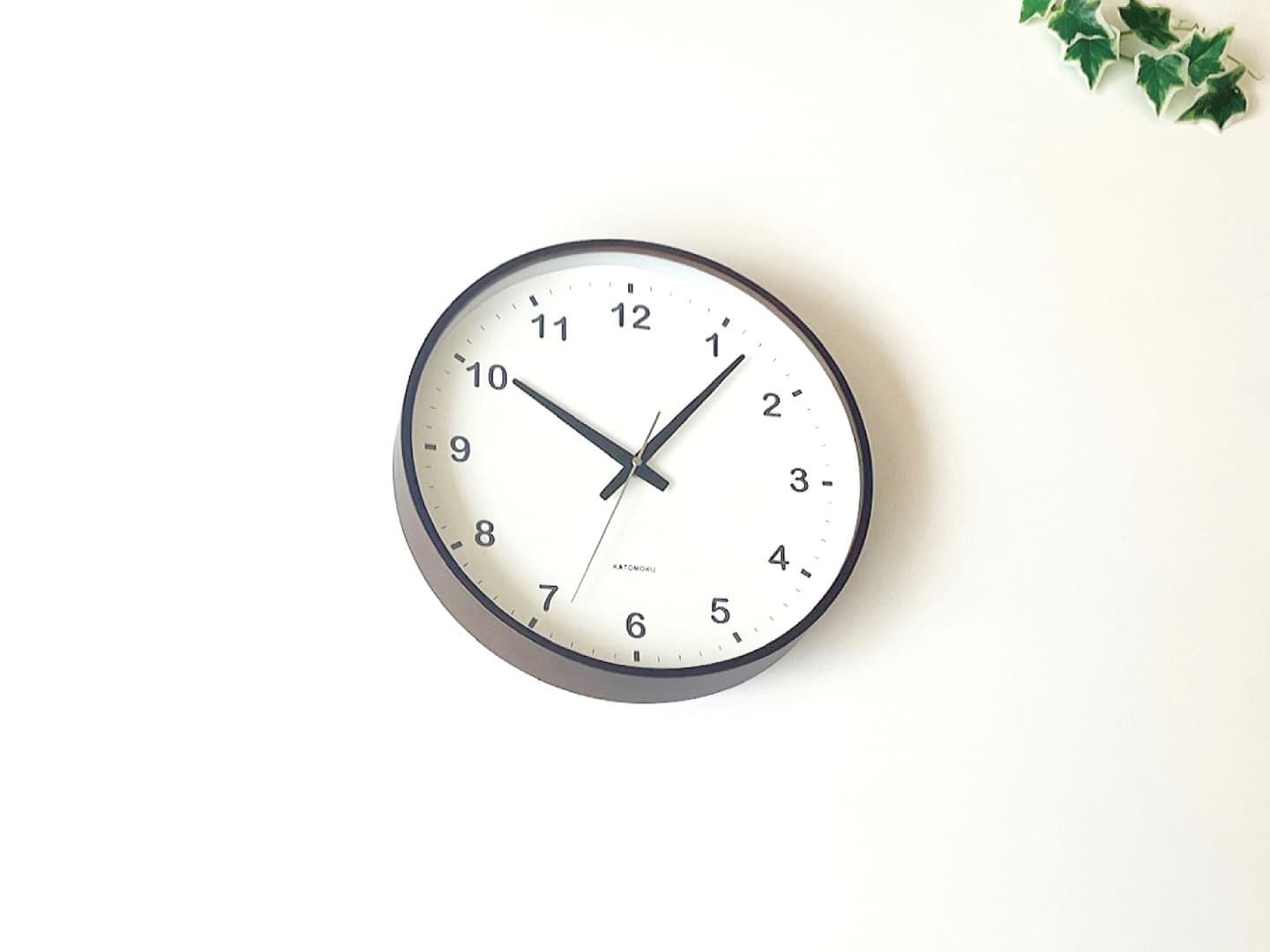 時計 掛け時計 壁掛け時計 木の時計 国産 日本 岐阜県 郡上八幡 インテリア 雑貨 丁寧な暮らし 北欧 シンプル オシャレ 静音 静か 木工屋  曲げわっぱ ブラウン