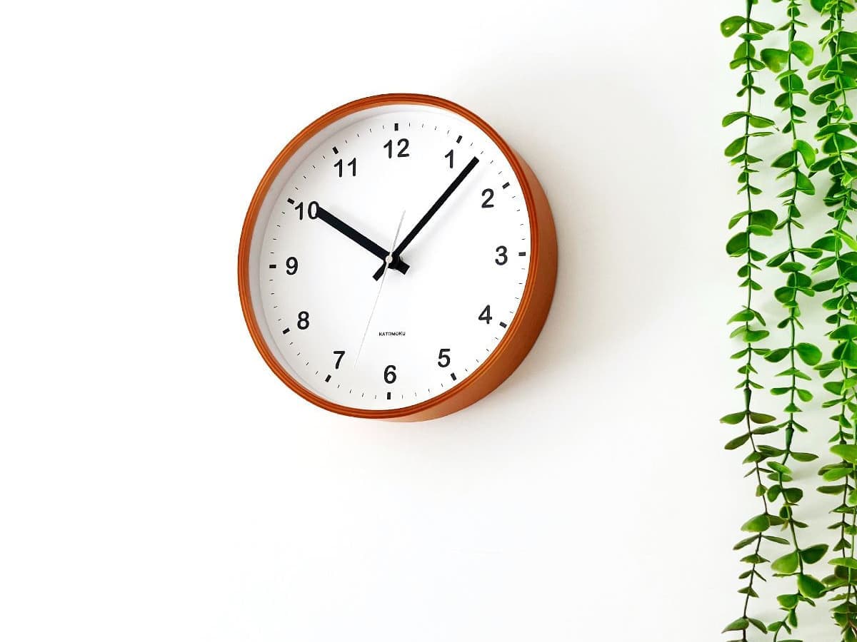 時計 掛け時計 壁掛け時計 木の時計 国産 日本 岐阜県 郡上八幡 インテリア 雑貨 丁寧な暮らし 北欧 シンプル オシャレ 静音 静か 木工屋  曲げわっぱ ライトブラウン オレンジ