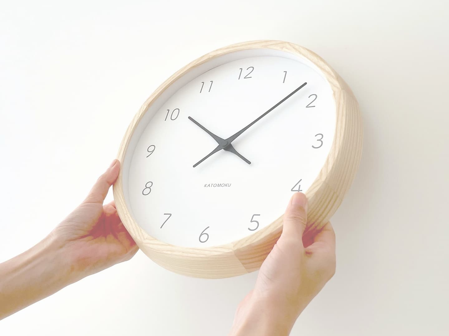 時計 掛け時計 壁掛け時計 電波時計 木の時計 国産 日本 岐阜県 郡上八幡 インテリア 雑貨 丁寧な暮らし 北欧 シンプル オシャレ 静音 静か 自動受信 時刻修正 木工屋 無垢 ホワイトアッシュ