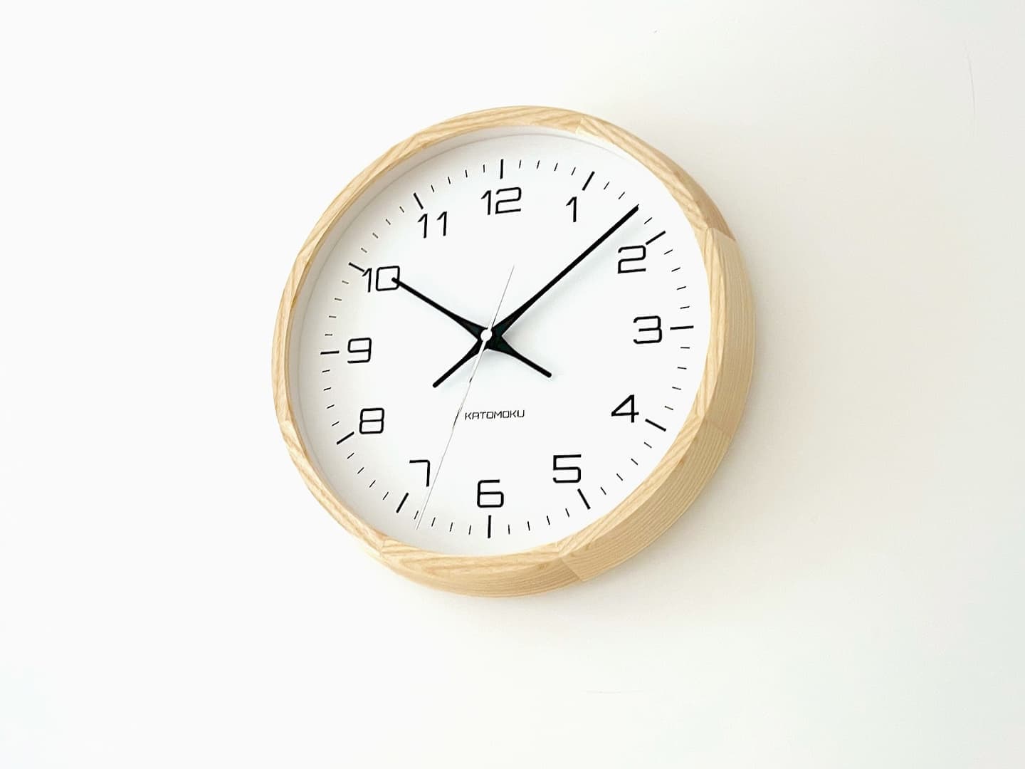 時計 掛け時計 壁掛け時計 電波時計 木の時計 国産 日本 岐阜県 郡上八幡 インテリア 雑貨 丁寧な暮らし 北欧 シンプル オシャレ 静音 静か 自動受信 時刻修正 木工屋 無垢 目盛り