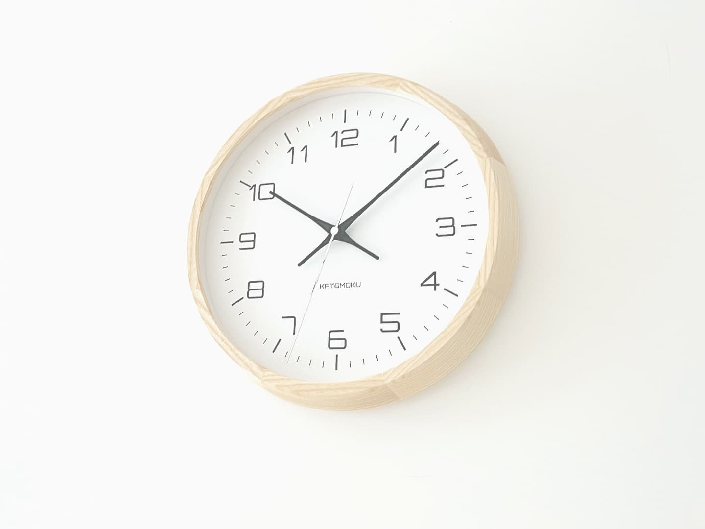 時計 掛け時計 壁掛け時計 電波時計 木の時計 国産 日本 岐阜県 郡上八幡 インテリア 雑貨 丁寧な暮らし 北欧 シンプル オシャレ 静音 静か 自動受信 時刻修正 木工屋 無垢 目盛り