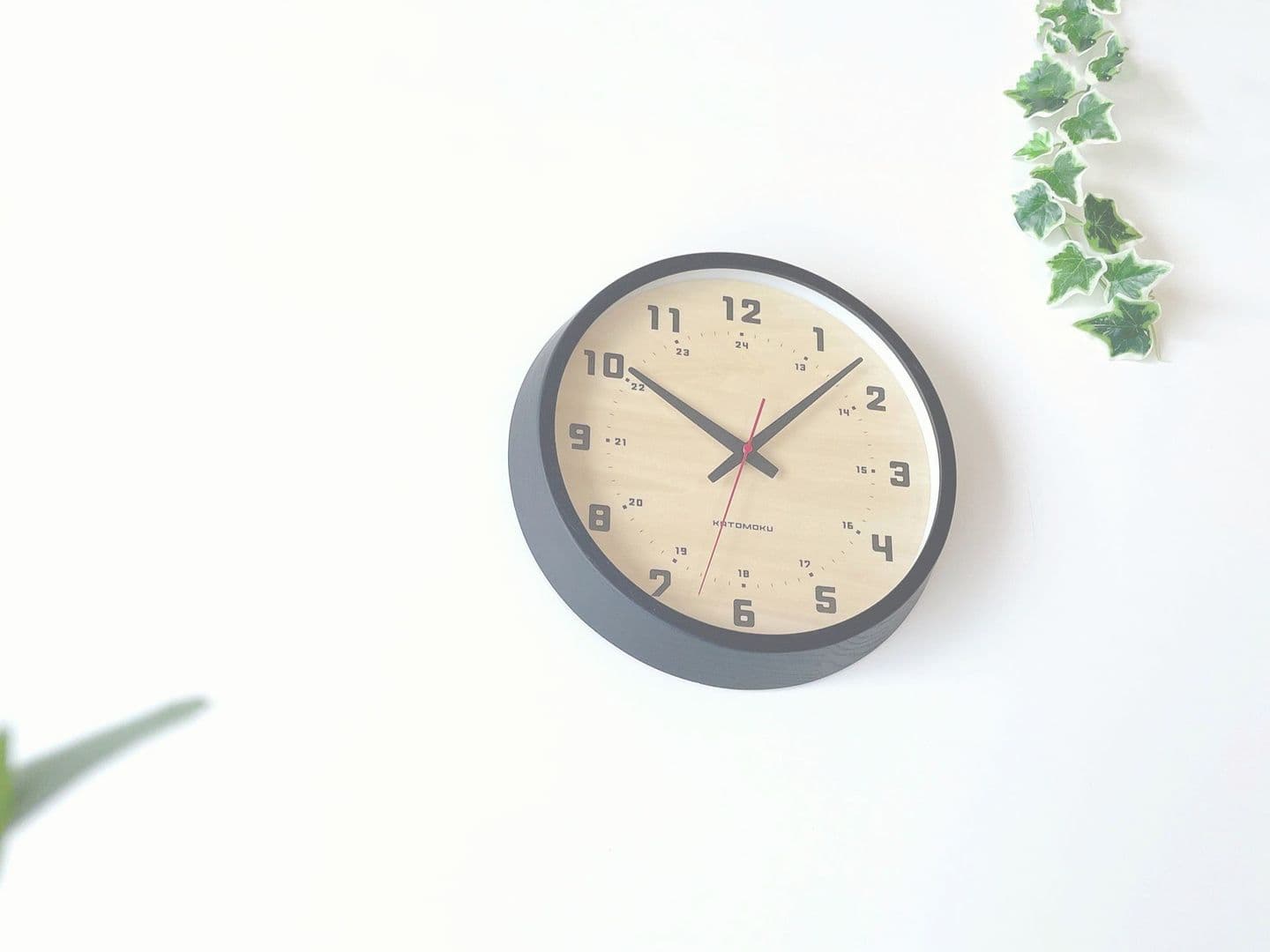 時計 掛け時計 壁掛け時計 木の時計 国産 日本 岐阜県 郡上八幡 インテリア 雑貨 丁寧な暮らし 北欧 シンプル オシャレ 静音 静か 木工屋  無垢 シナ文字盤 ブラック ホワイト ナチュラル