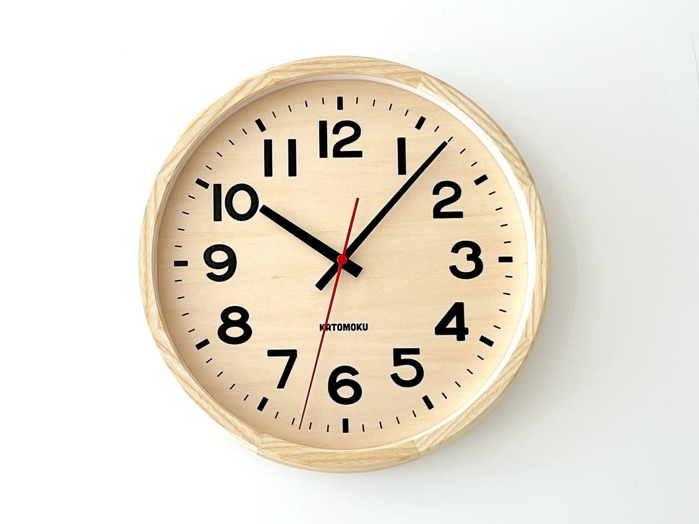 郡上踊りで有名な郡上八幡で観光体験のカトモクのお店を運営する加藤木工が作る日本製セイコー電波壁掛け時計