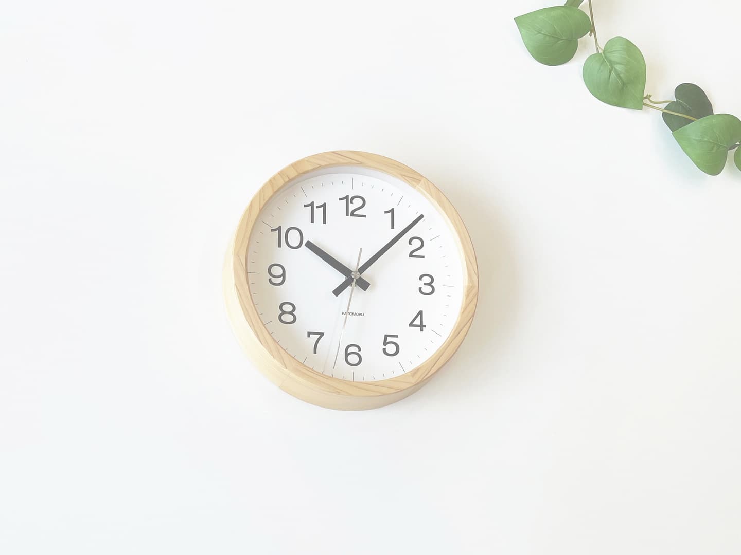 時計 掛け時計 壁掛け時計 木の時計 国産 日本 岐阜県 郡上八幡 インテリア 雑貨 丁寧な暮らし 北欧 シンプル オシャレ 静音 静か 木工屋 無垢 ヒノキ 県産材 小さい