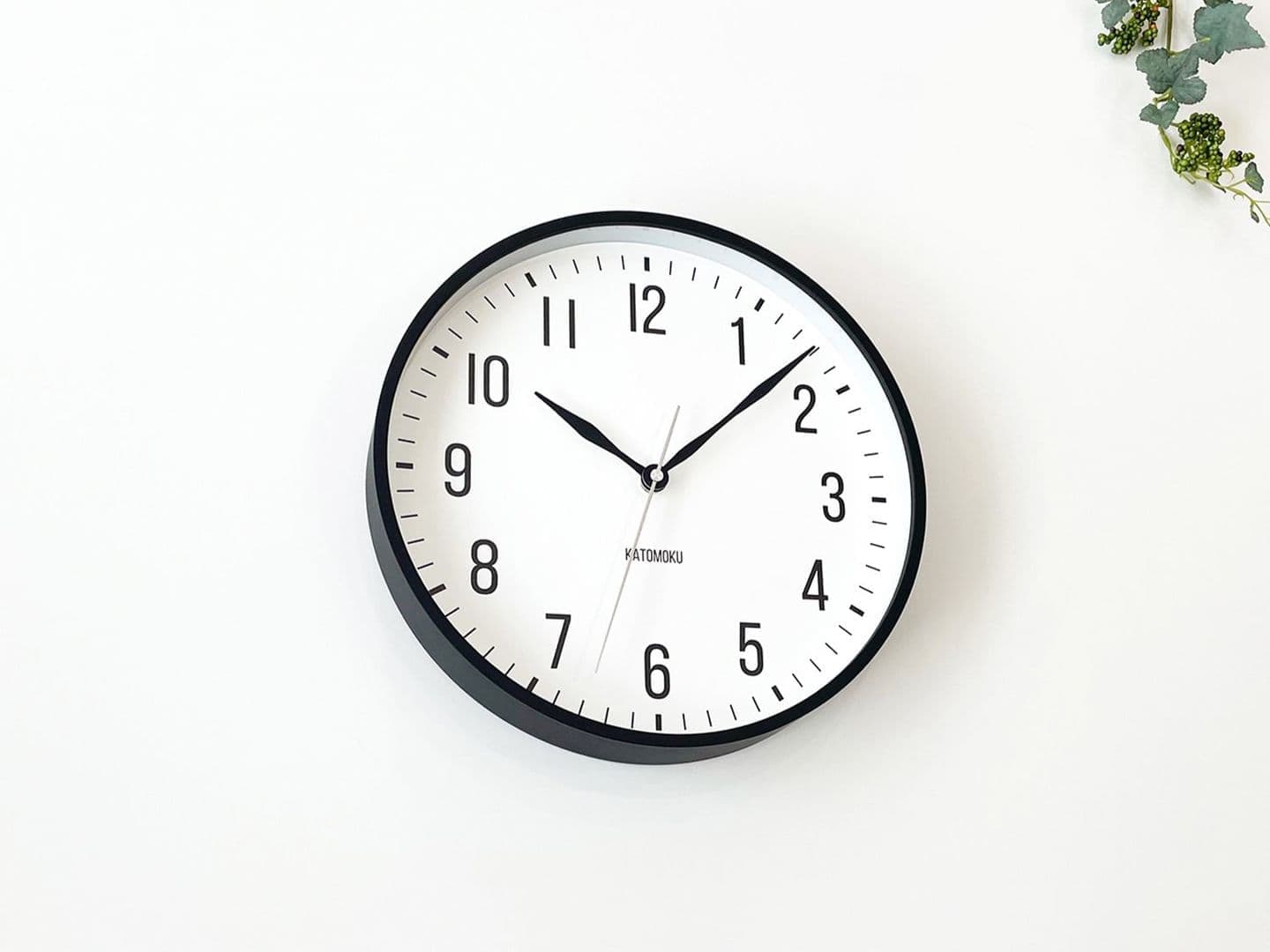 時計 掛け時計 壁掛け時計 木の時計 国産 日本 岐阜県 郡上八幡 インテリア 雑貨 丁寧な暮らし 北欧 シンプル オシャレ 静音 静か 木工屋  曲げわっぱ ブラック ナチュラル