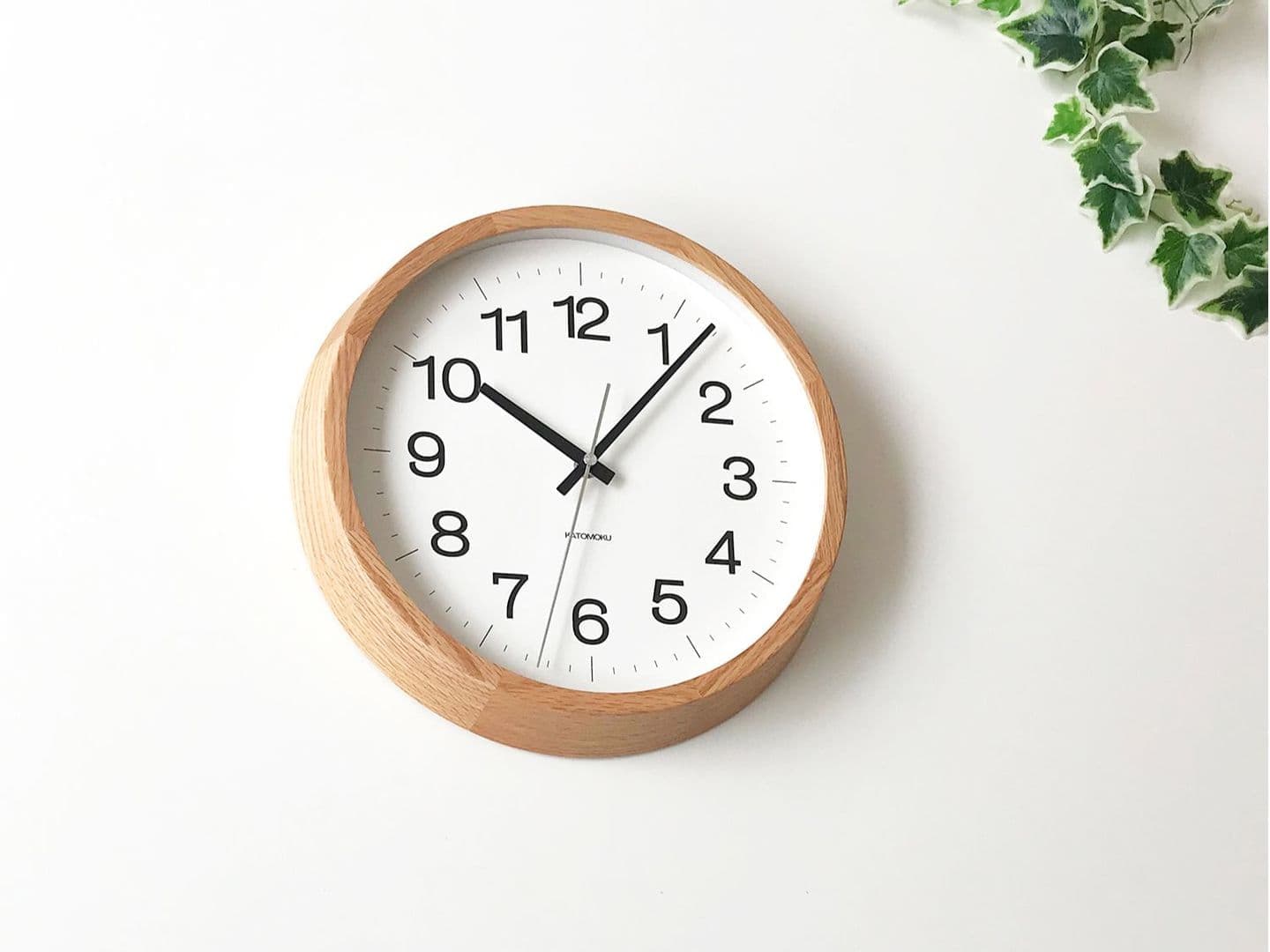 時計 掛け時計 壁掛け時計 木の時計 国産 日本 岐阜県 郡上八幡 インテリア 雑貨 丁寧な暮らし 北欧 シンプル オシャレ 静音 静か 木工屋 無垢 秒針 指標 目盛り
