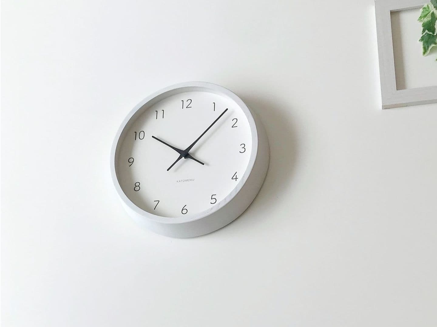 時計 掛け時計 壁掛け時計 木の時計 国産 日本 岐阜県 郡上八幡 インテリア 雑貨 丁寧な暮らし 北欧 シンプル オシャレ 静音 静か 木工屋 無垢 ホワイトアッシュ ホワイト 白