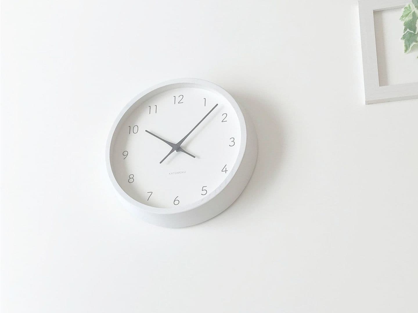 時計 掛け時計 壁掛け時計 木の時計 国産 日本 岐阜県 郡上八幡 インテリア 雑貨 丁寧な暮らし 北欧 シンプル オシャレ 静音 静か 木工屋 無垢 ホワイトアッシュ ホワイト 白