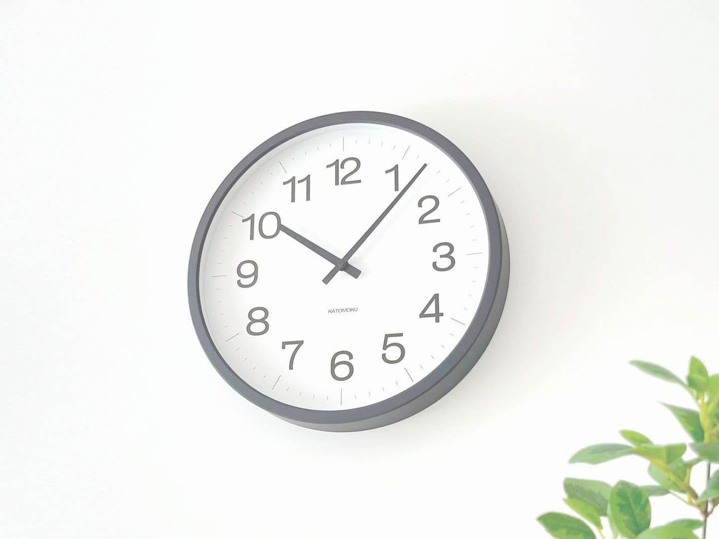 時計 掛け時計 壁掛け時計 木の時計 国産 日本 岐阜県 郡上八幡 インテリア 雑貨 丁寧な暮らし 北欧 シンプル オシャレ 静音 静か 木工屋  無垢 目盛り 大きい