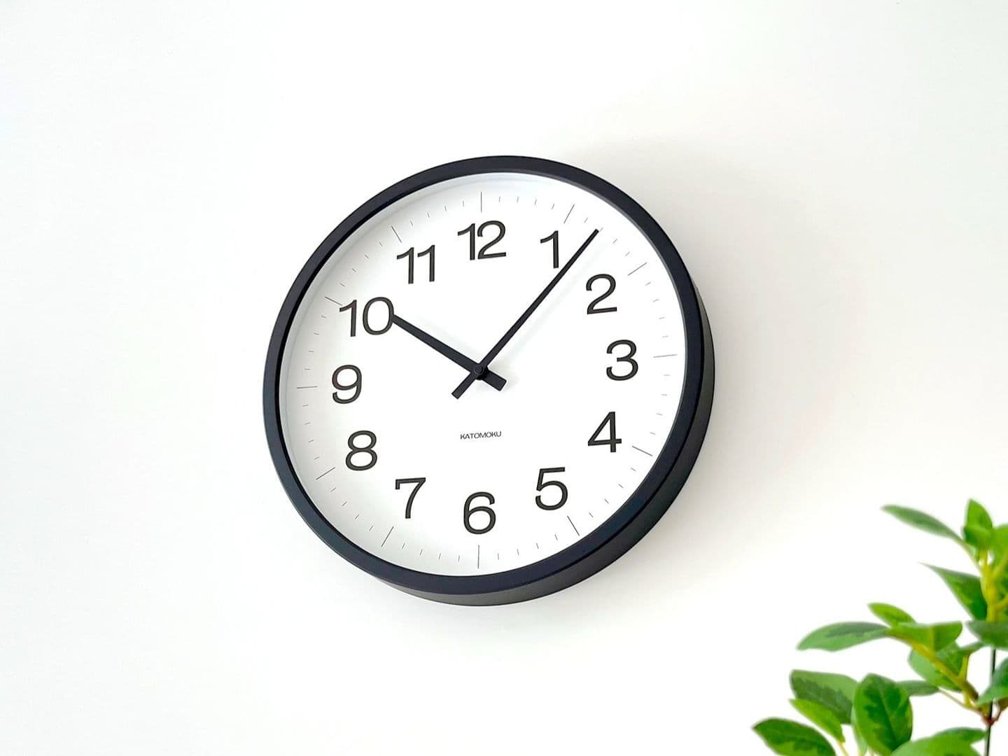 時計 掛け時計 壁掛け時計 木の時計 国産 日本 岐阜県 郡上八幡 インテリア 雑貨 丁寧な暮らし 北欧 シンプル オシャレ 静音 静か 木工屋  無垢 目盛り 大きい