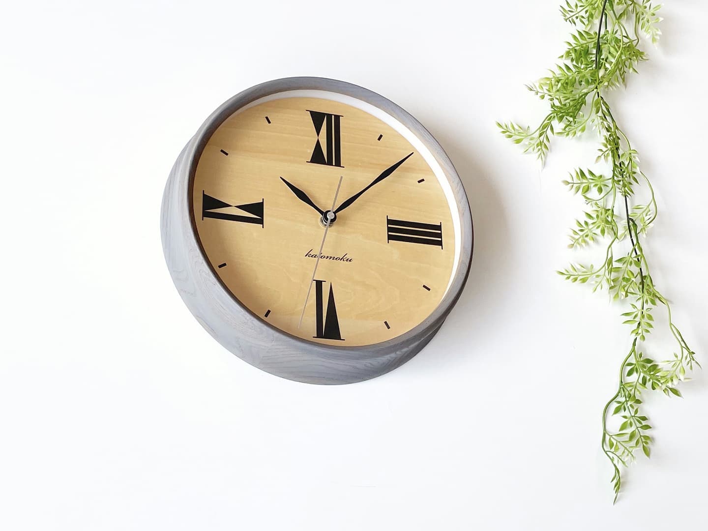 郡上踊りで有名な郡上八幡で観光体験のカトモクのお店を運営する加藤木工が作る日本製セイコー電波壁掛け時計