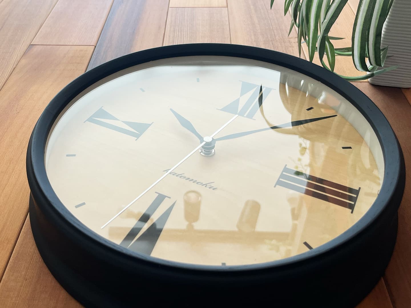 郡上踊りで有名な郡上八幡で観光体験のカトモクのお店を運営する加藤木工が作る日本製セイコー電波壁掛け時計