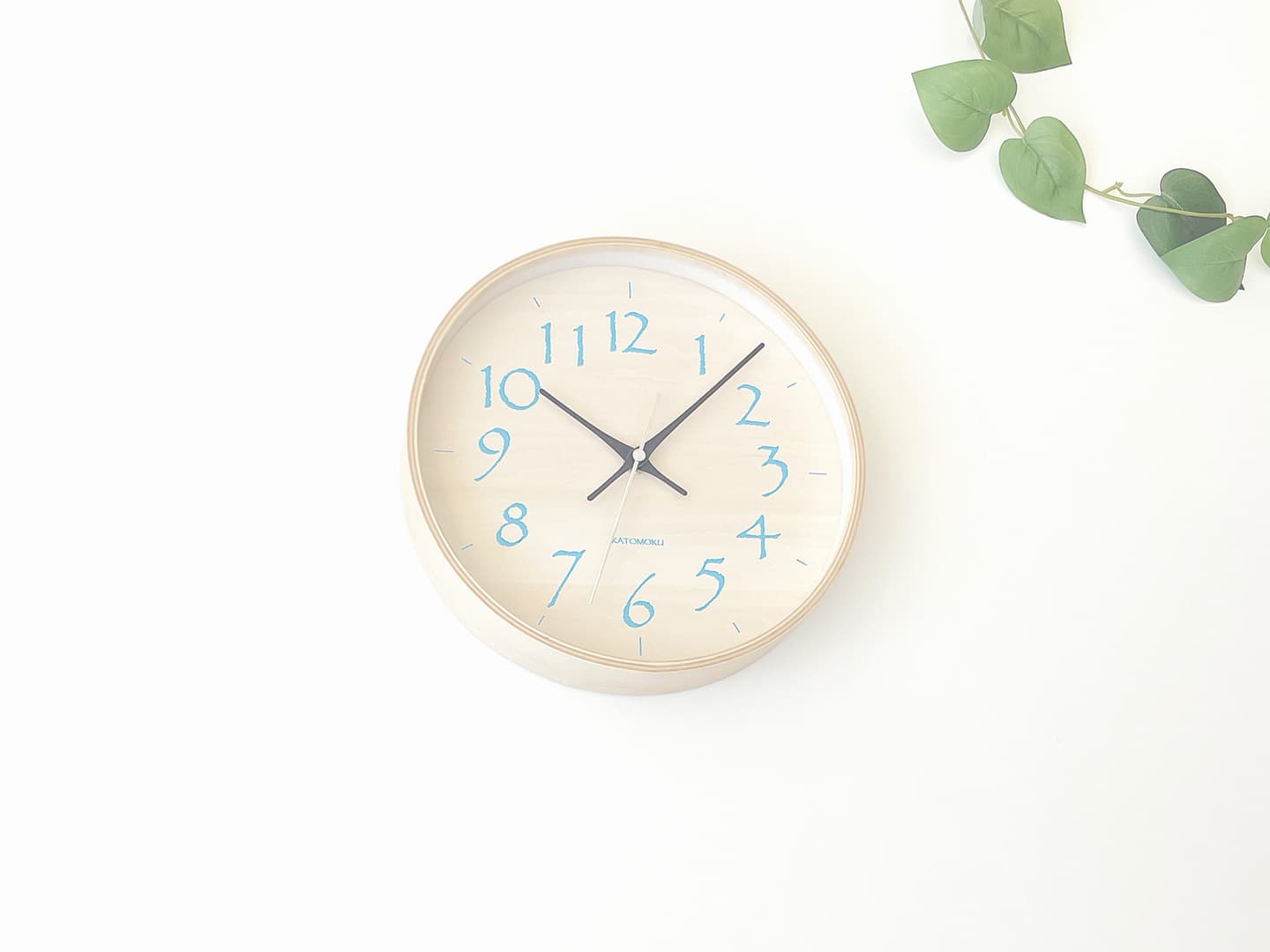 時計 掛け時計 壁掛け時計 木の時計 国産 日本 岐阜県 郡上八幡 インテリア 雑貨 丁寧な暮らし 北欧 シンプル オシャレ 静音 静か 木工屋  曲げわっぱ シナ文字盤 ブルー