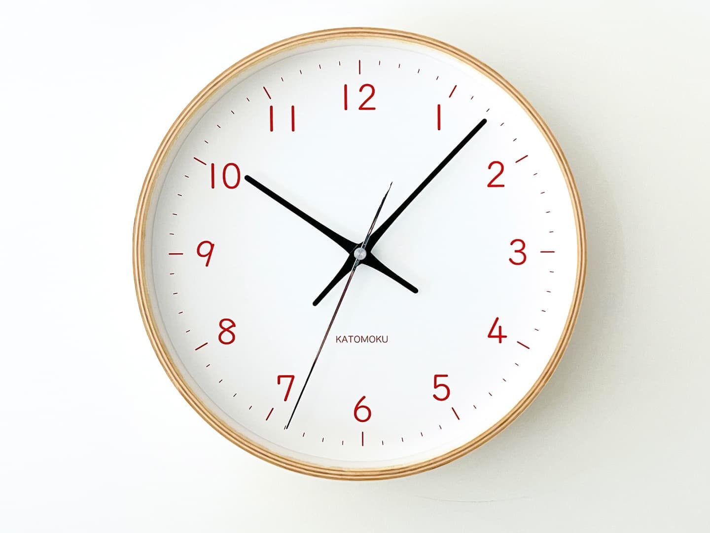 郡上踊りで有名な郡上八幡で観光体験のカトモクのお店を運営する加藤木工が作る日本製セイコー電波壁掛け時計