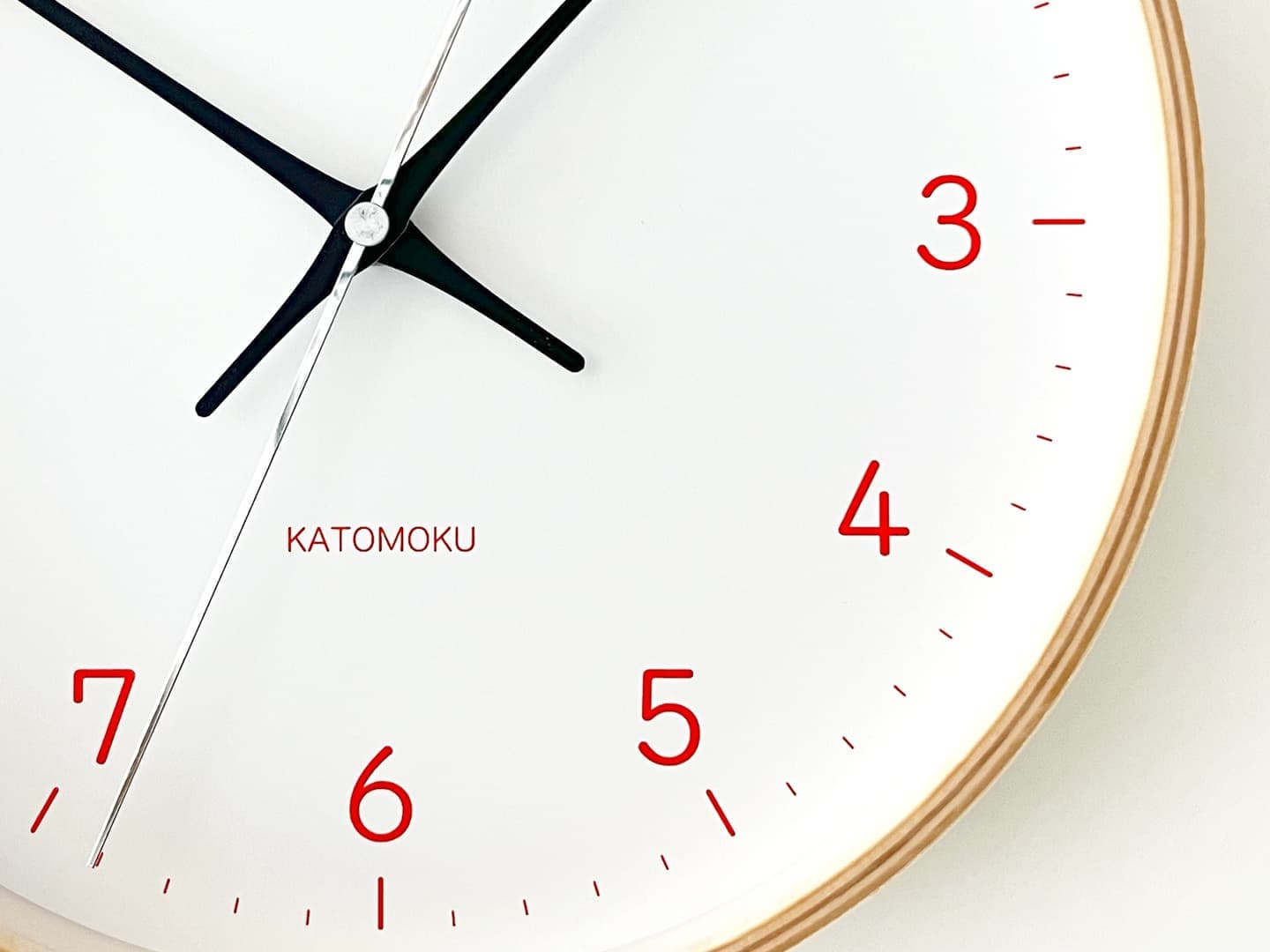 郡上踊りで有名な郡上八幡で観光体験のカトモクのお店を運営する加藤木工が作る日本製セイコー電波壁掛け時計