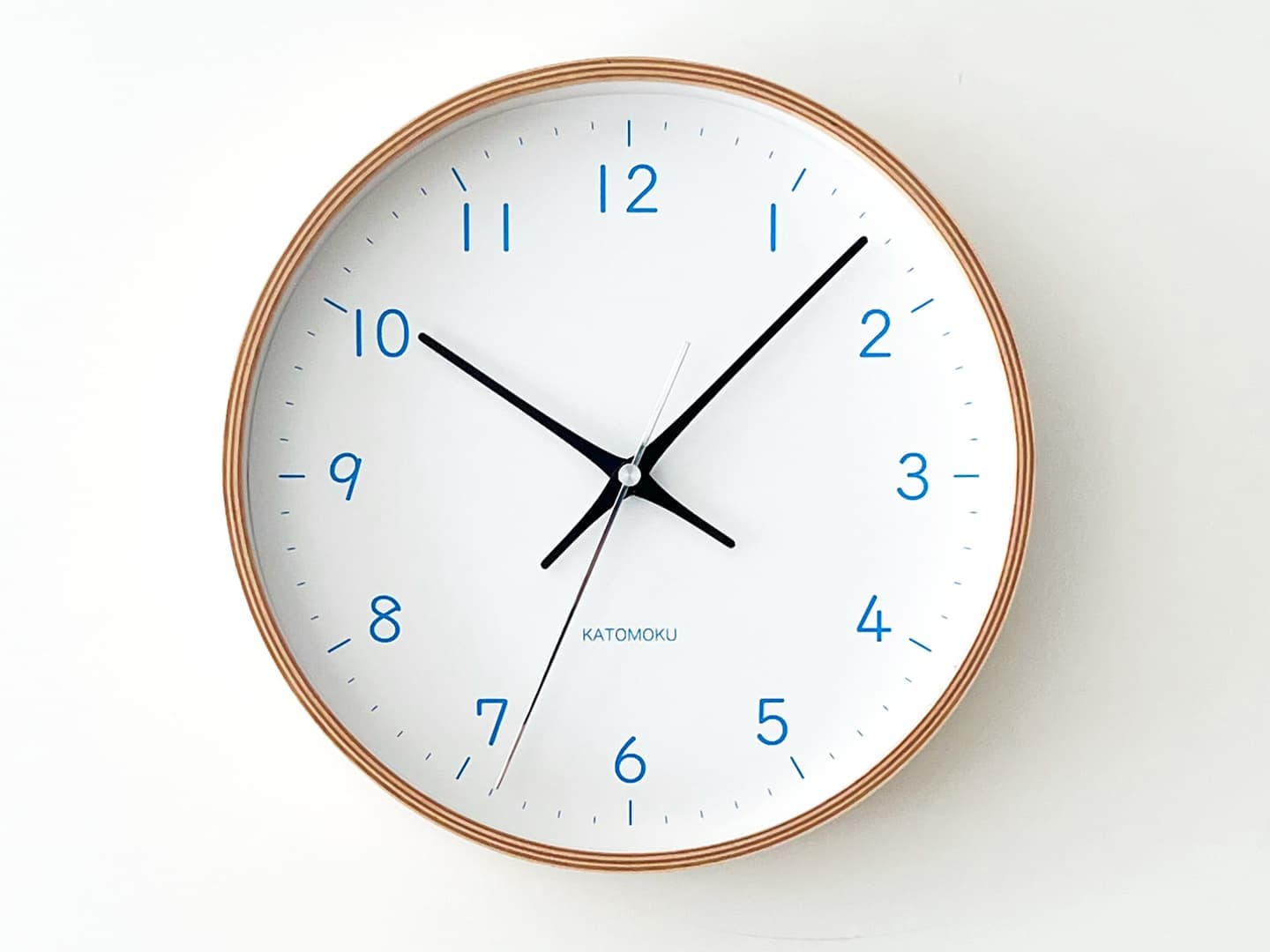 郡上踊りで有名な郡上八幡で観光体験のカトモクのお店を運営する加藤木工が作る日本製セイコー電波壁掛け時計