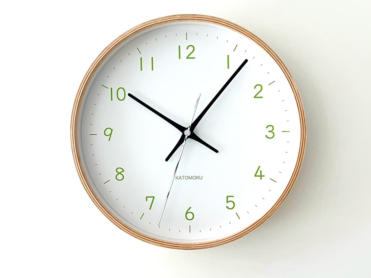 郡上踊りで有名な郡上八幡で観光体験のカトモクのお店を運営する加藤木工が作る日本製セイコー電波壁掛け時計