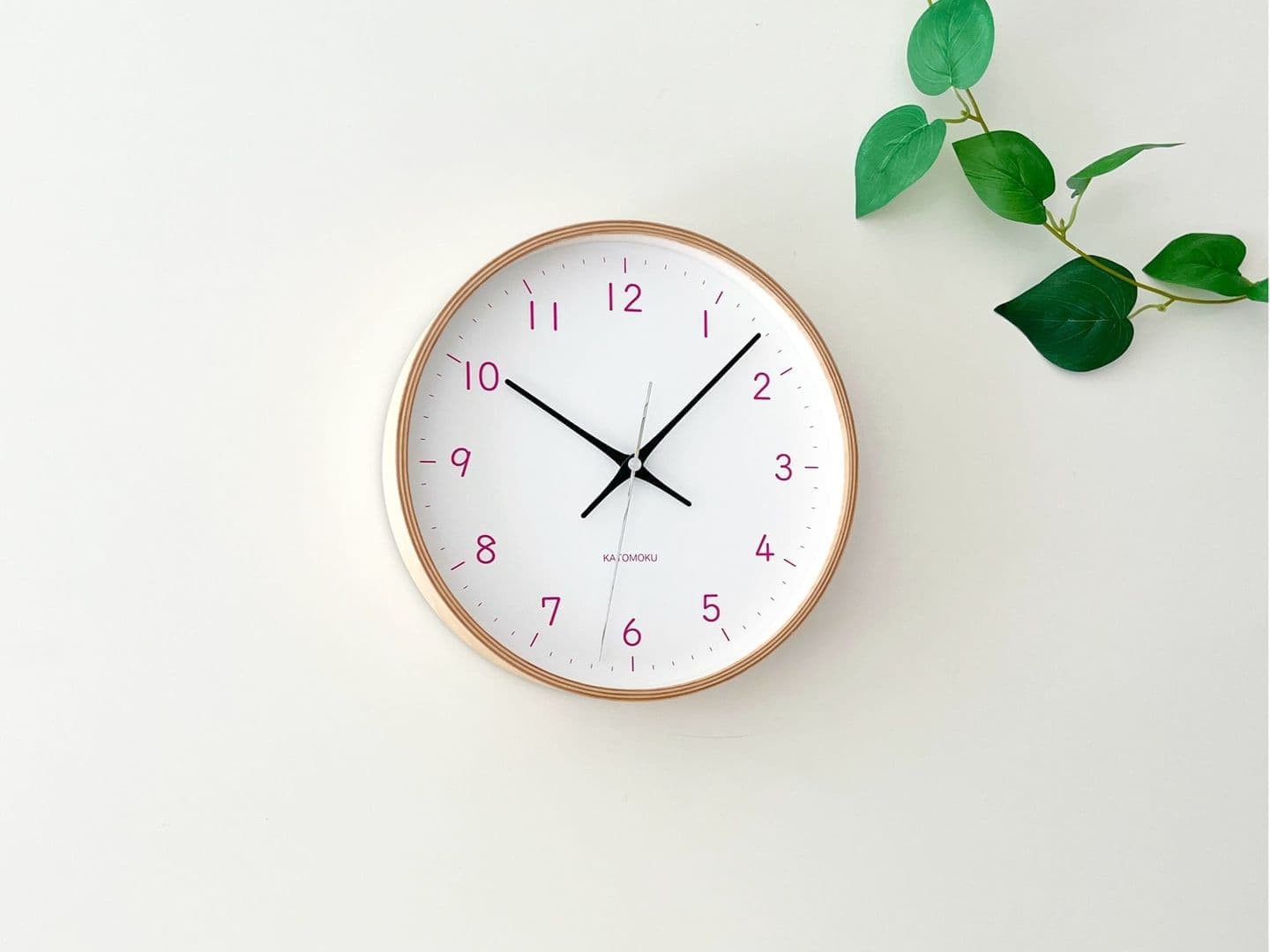 郡上踊りで有名な郡上八幡で観光体験のカトモクのお店を運営する加藤木工が作る日本製セイコー電波壁掛け時計