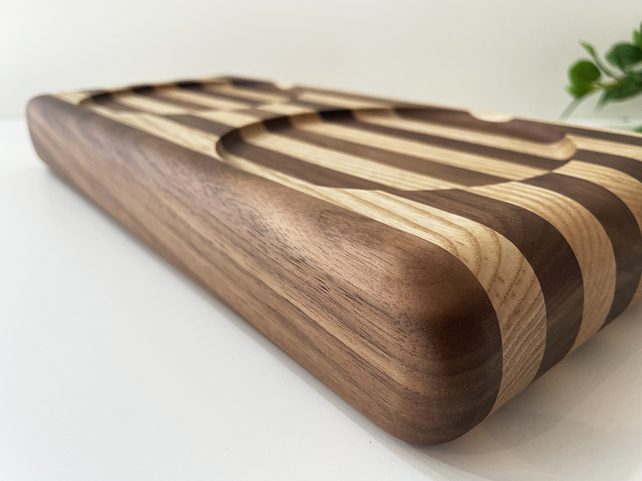 ねこちゃん、犬ちゃんの木製おしゃれ餌入れ