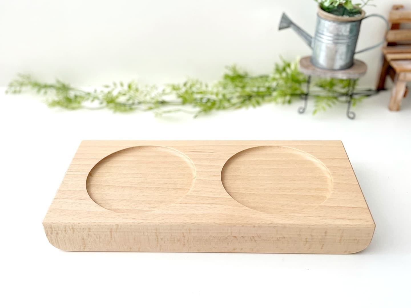 ねこちゃん、犬ちゃんの木製おしゃれ餌入れ